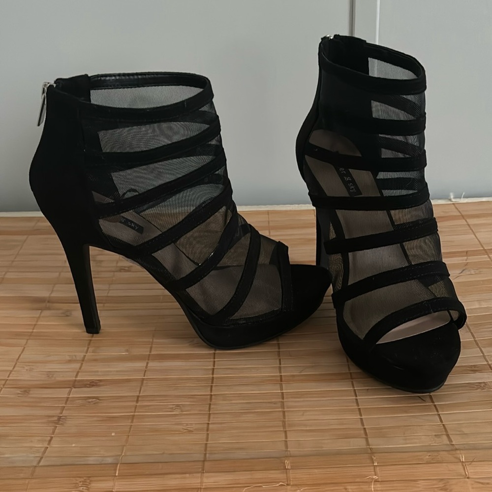 Brand new Black Heels Never Worn
